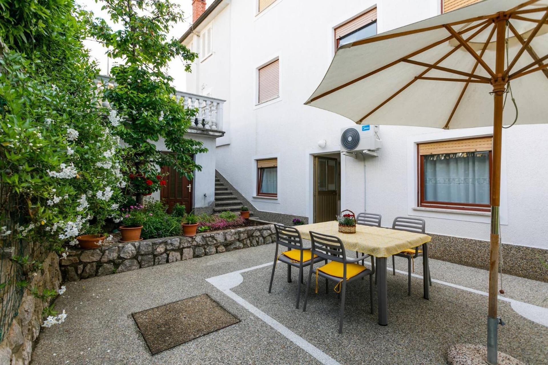 Apartments Paradiso Krk Town Exteriör bild